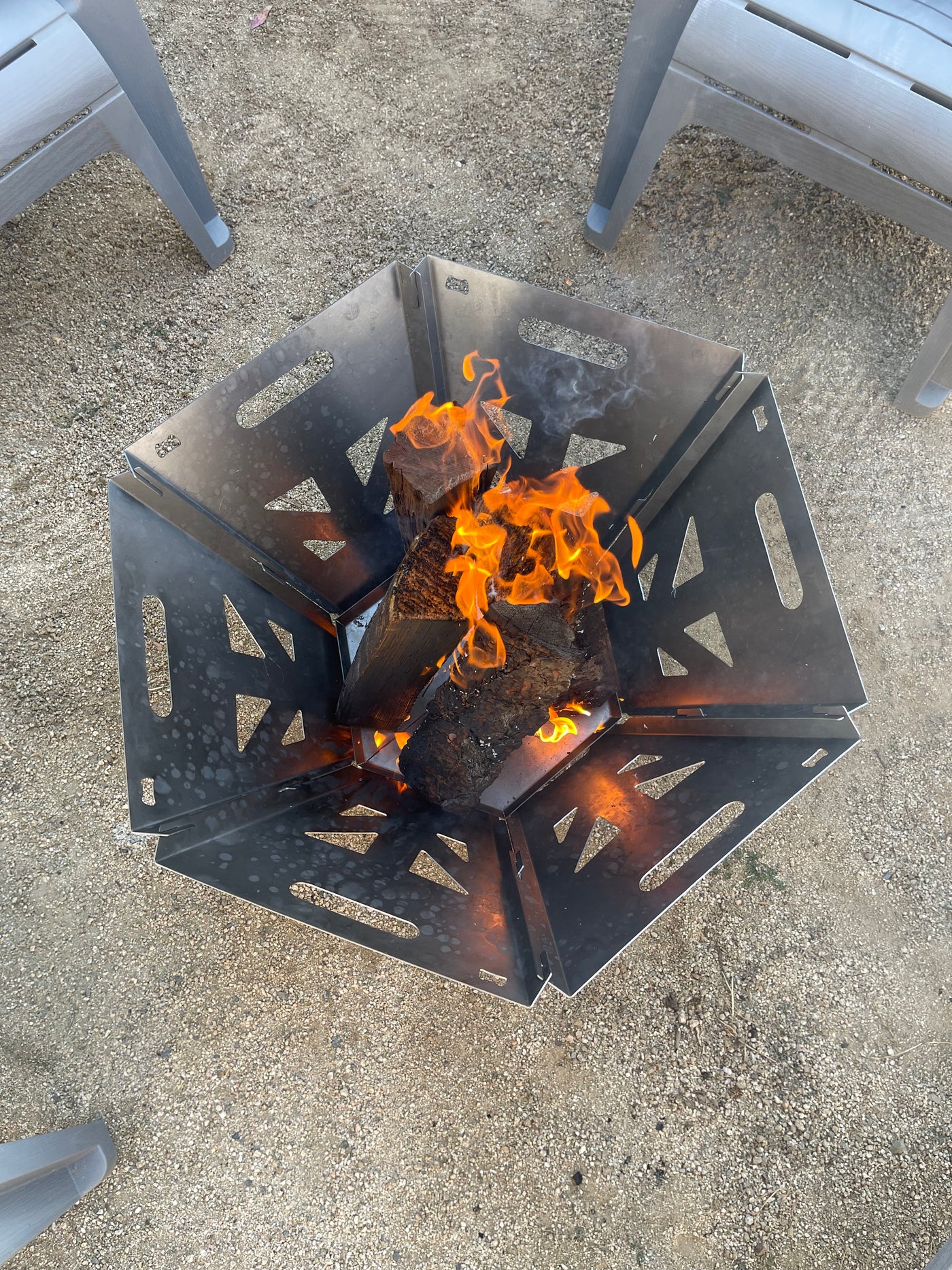 Custom collapsible fire pit